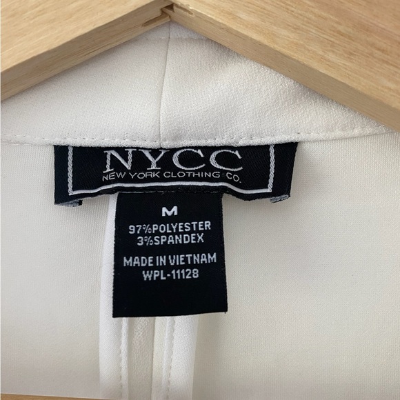 NYCC women Blazer Size M white Long Very Elegant With Pockets No Buttons - Picture 2 of 3